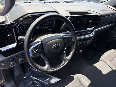 Used 2023 Chevrolet Silverado 1500 LT AWD/4WD image 16