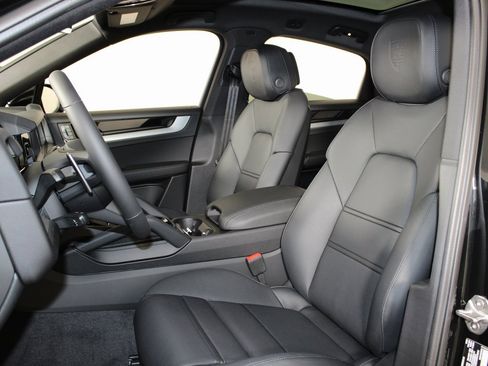 New 2026 Porsche Cayenne Coupe image 5