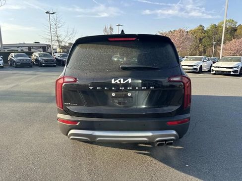 Used 2022 Kia Telluride S image 4