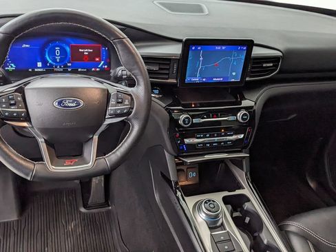 Certified 2023 Ford Explorer ST AWD/4WD image 4