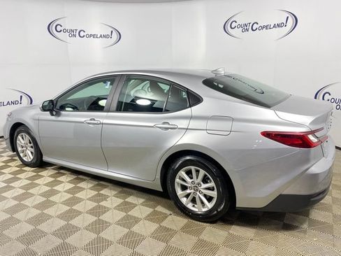 Used 2025 Toyota Camry LE FWD image 4