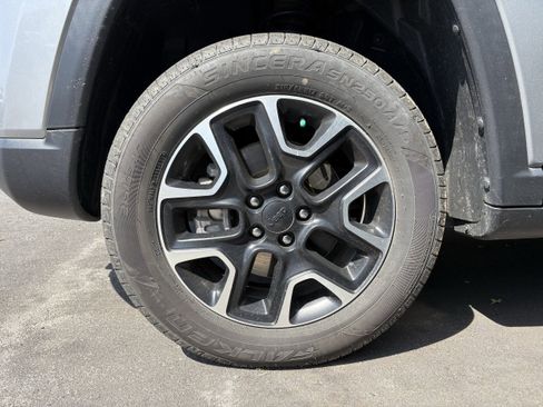 Used 2021 Jeep Compass Trailhawk AWD/4WD image 11