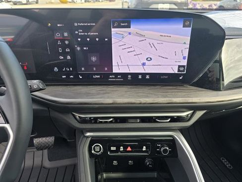 Used 2025 Audi Q5 Premium w/ Convenience Package image 10