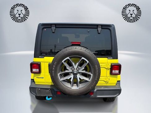 Used 2024 Jeep Wrangler Unlimited AWD/4WD image 7