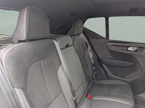 Used 2023 Volvo XC40 Recharge Ultimate w/ Protection Package Premier image 21