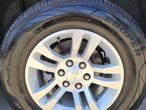 Used 2016 Chevrolet Suburban LS RWD image 9