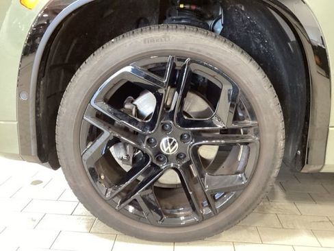 Used 2025 Volkswagen Tiguan SE R-Line AWD/4WD image 22