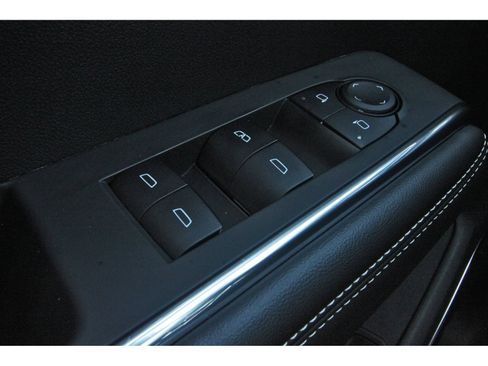 Used 2025 GMC Acadia Elevation w/ Elevation Premium Package FWD image 24