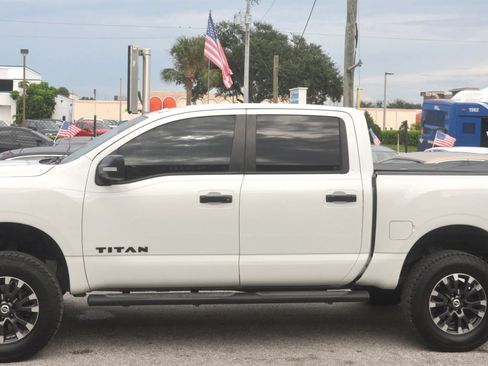 Used 2018 Nissan Titan SV w/ SV Convenience Package RWD image 20