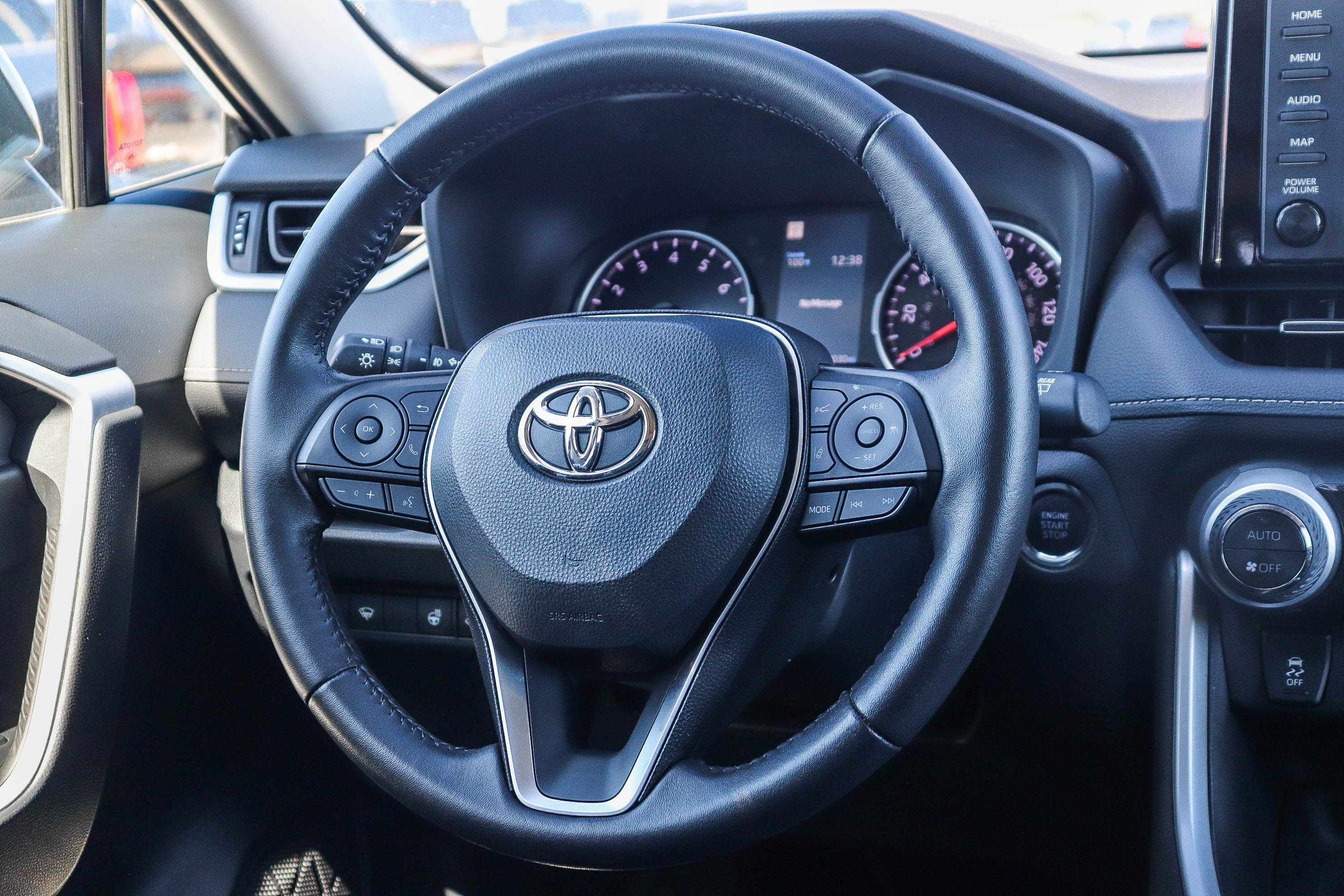 Certified 2022 Toyota RAV4 XLE Premium AWD/4WD image 16