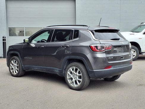 Used 2023 Jeep Compass Latitude AWD/4WD image 2