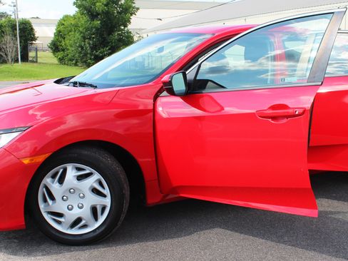 Used 2020 Honda Civic LX image 3