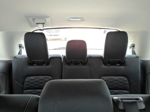 Used 2022 Nissan Pathfinder SV FWD image 30