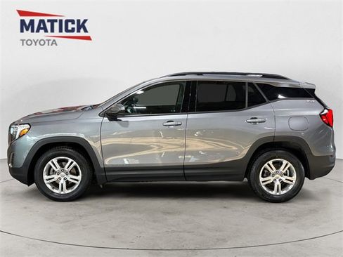 Used 2019 GMC Terrain SLE w/ Driver Convenience Package image 4