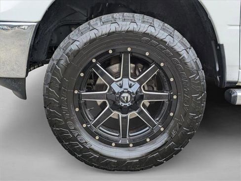 Used 2020 RAM 1500 Classic SLT w/ Luxury Group image 22