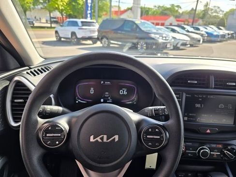 Used 2023 Kia Soul LX w/ Option Group 015 FWD image 11