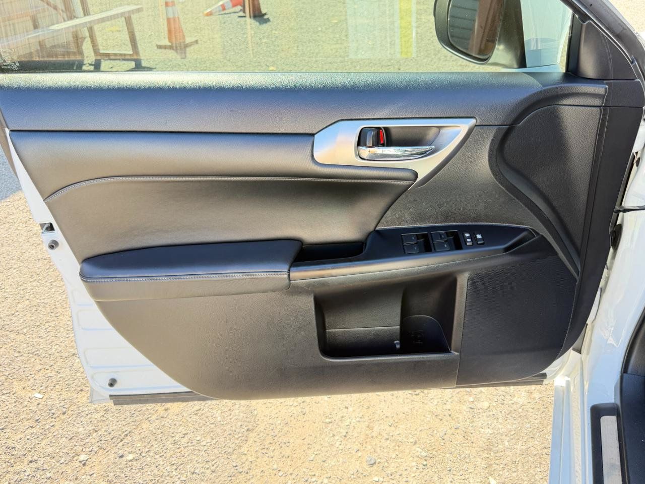 Used 2015 Lexus CT 200h w/ Navigation Package FWD image 16