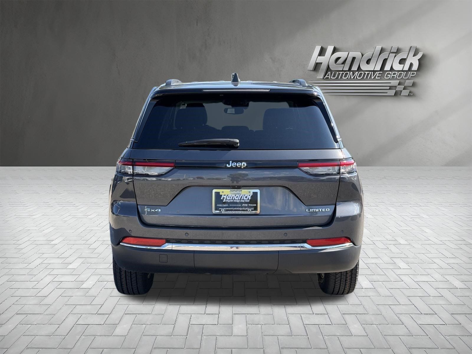 Used 2023 Jeep Grand Cherokee Limited AWD/4WD image 9