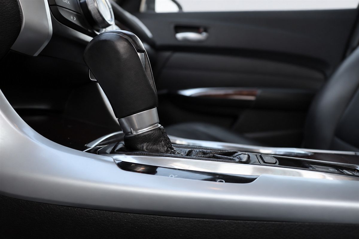 Used 2017 Acura TLX FWD image 36