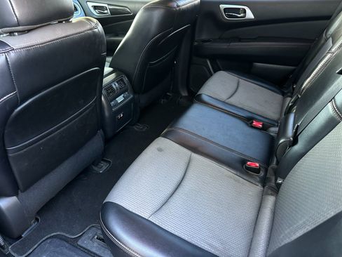 Used 2019 Nissan Pathfinder SV w/ Rock Creek Edition image 11