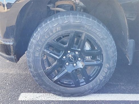 Used 2021 Chevrolet Silverado 1500 Custom Trail Boss w/ Safety Confidence Package image 5