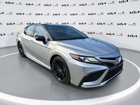 Used 2022 Toyota Camry XSE w/ Cold Weather Package AWD/4WD image 1