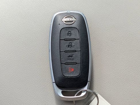 Used 2023 Nissan Ariya AWD image 32