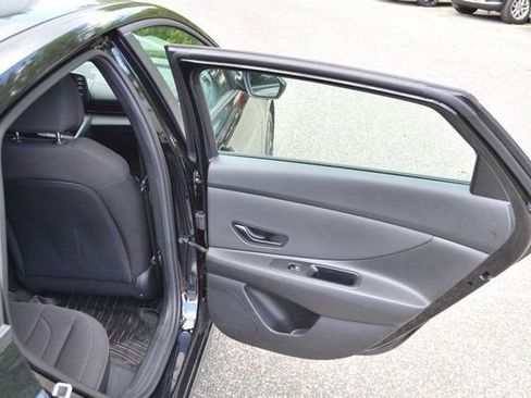 Used 2025 Hyundai Elantra Sport FWD image 33
