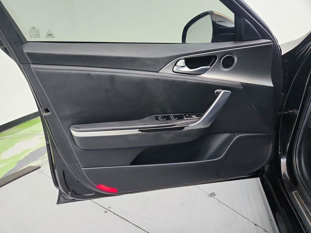 Used 2020 Kia Stinger GT RWD image 21