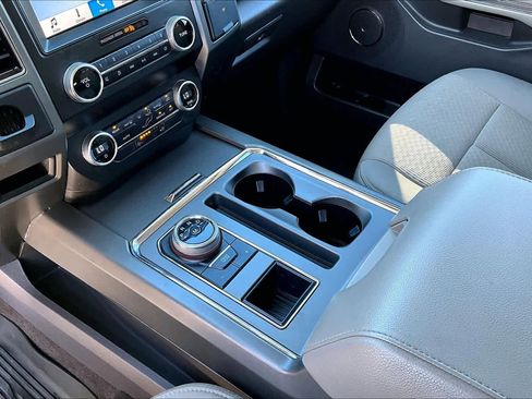 Used 2019 Ford Expedition XLT w/ Cargo Package image 17