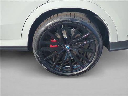 New 2027 BMW X6 xDrive40i w/ Premium Package AWD/4WD image 10