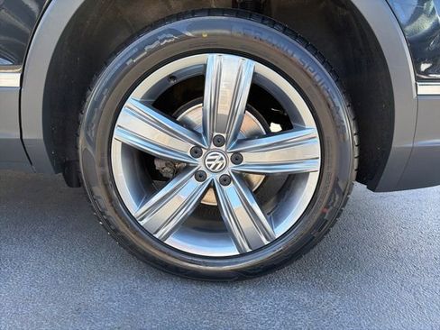 Used 2020 Volkswagen Tiguan SEL image 10
