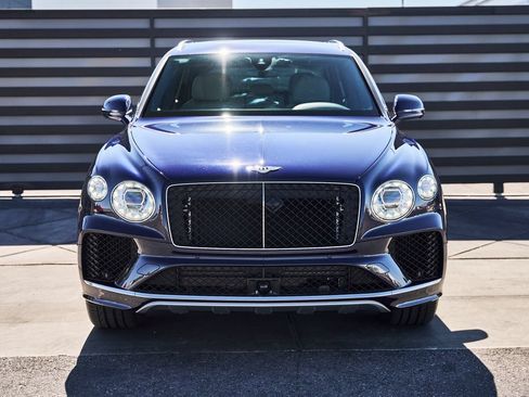 Used 2025 Bentley Bentayga Extended Wheelbase AWD/4WD image 14