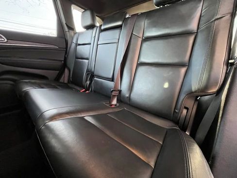 Used 2022 Jeep Grand Cherokee Limited image 25