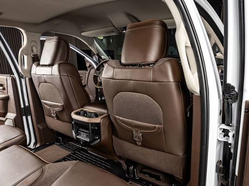 Used 2025 RAM 3500 Longhorn image 32