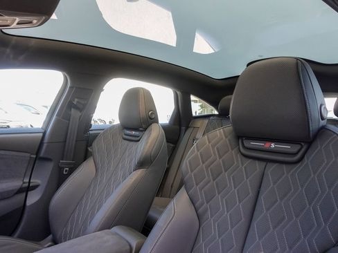New 2025 Audi S6 e-tron Premium Plus AWD/4WD image 20