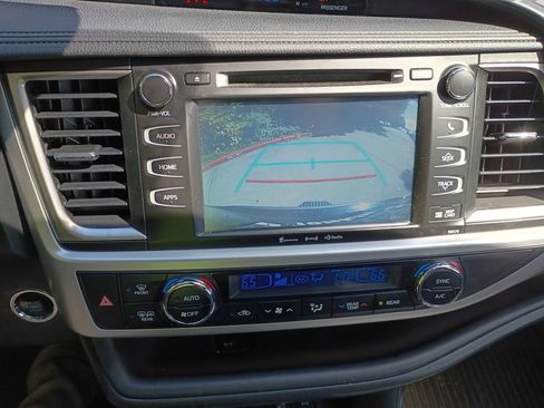 Used 2017 Toyota Highlander SE AWD/4WD image 24
