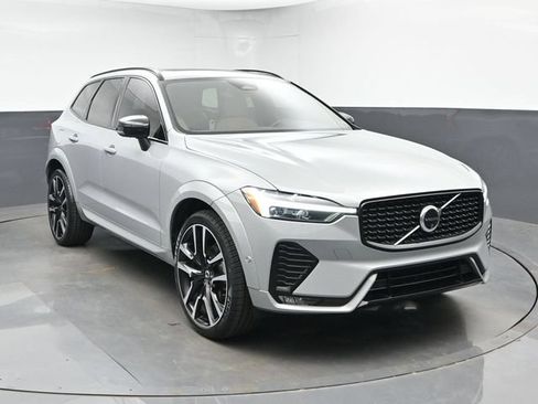 Used 2024 Volvo XC60 B5 Ultimate w/ Protection Package Premier AWD/4WD image 2