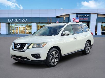 Used 2017 Nissan Pathfinder SV