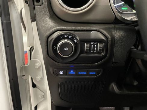 Used 2022 Jeep Wrangler Unlimited Rubicon 4xe AWD/4WD image 28