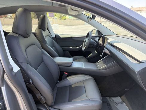 Used 2026 Tesla Model Y AWD image 42