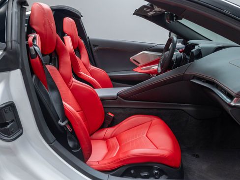 Used 2023 Chevrolet Corvette Z06 RWD image 32
