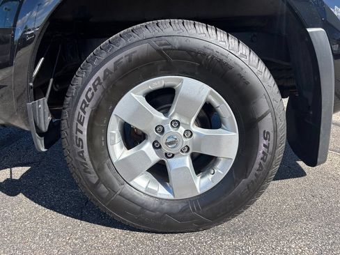 Used 2013 Nissan Frontier SV w/ SV Value Truck Pkg AWD/4WD image 27