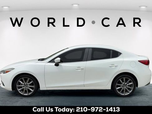 Used 2018 MAZDA MAZDA3 Touring FWD image 4