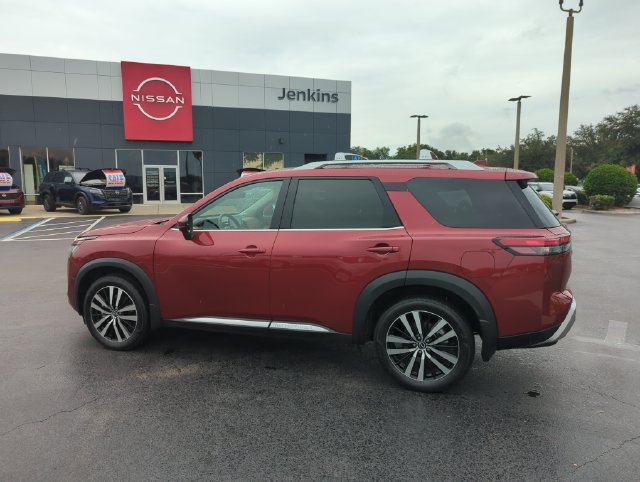 Certified 2025 Nissan Pathfinder Platinum AWD/4WD image 10