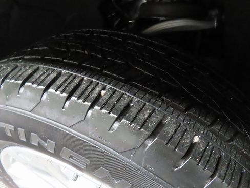 Used 2024 GMC Yukon Denali image 7