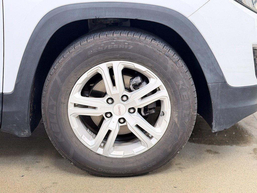 Used 2019 GMC Terrain SLE w/ Driver Convenience Package FWD image 4