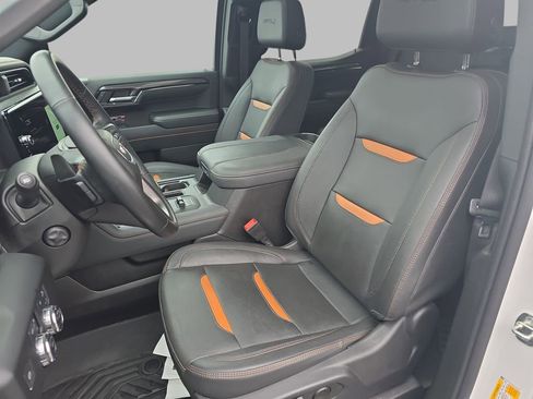 Used 2023 GMC Sierra 1500 AT4 w/ AT4 Premium Package AWD/4WD image 17