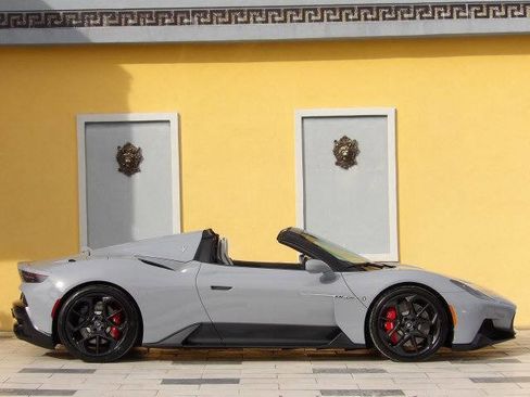 Used 2023 Maserati MC20 Spyder image 35