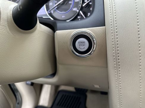 Used 2016 INFINITI QX80 4WD w/ Deluxe Technology Package image 17